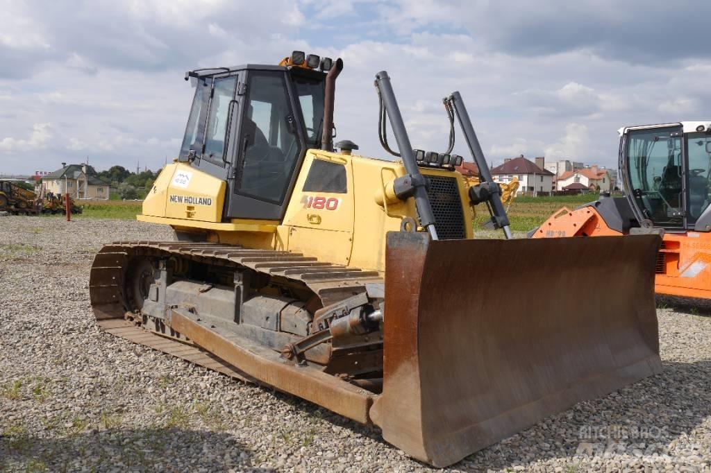 New Holland D 180 履带式推土机