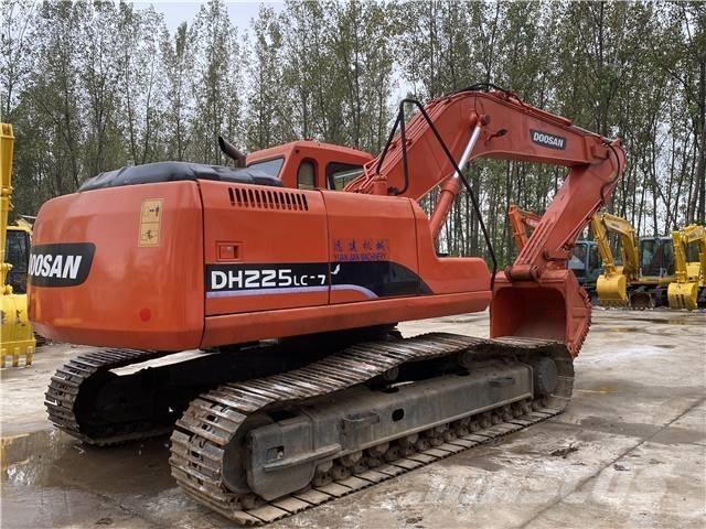 Doosan DH225 履带挖掘机