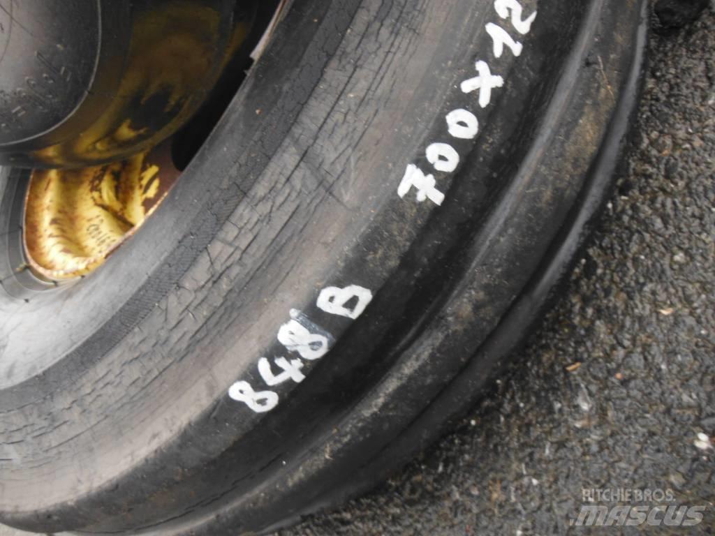 Dunlop 7.00X12 轮胎、车轮、轮圈