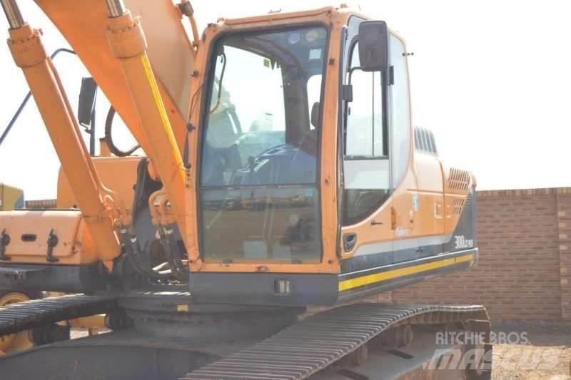 Hyundai 300LC 小型挖掘机