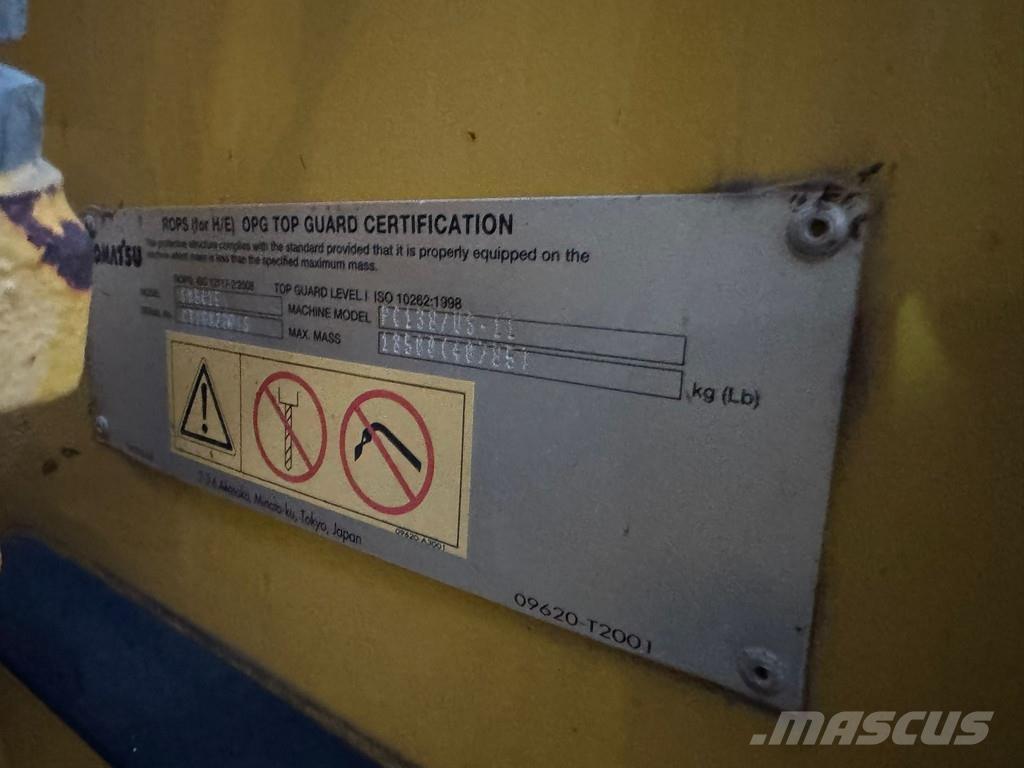 Komatsu PC138-11 履带挖掘机