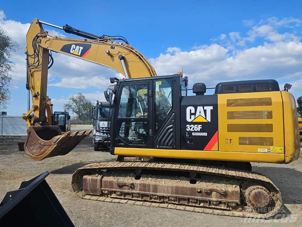 CAT 326 F L 履带挖掘机
