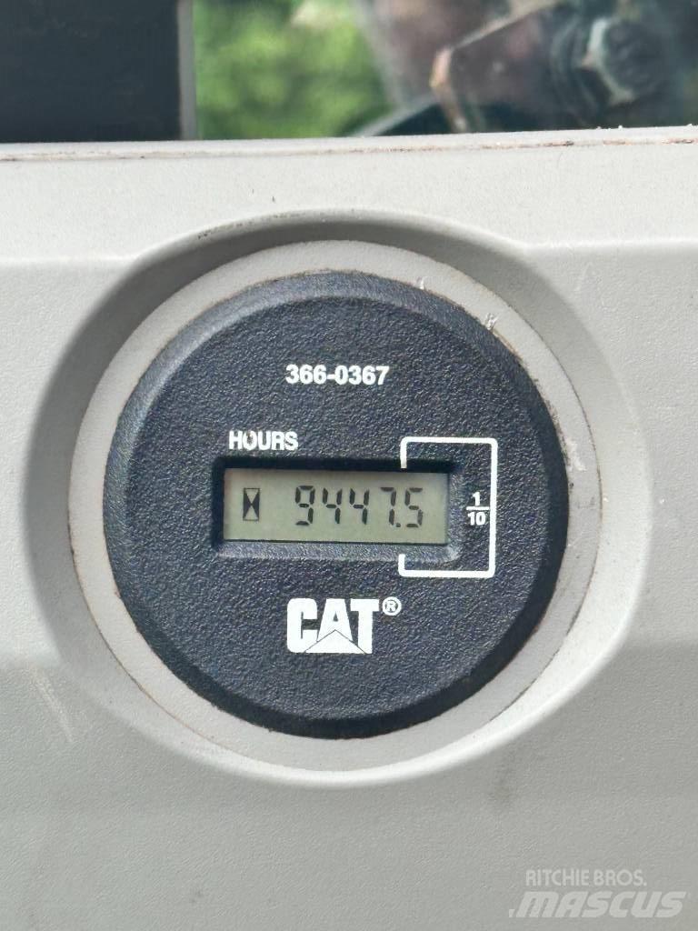 CAT 320 EL 履带挖掘机