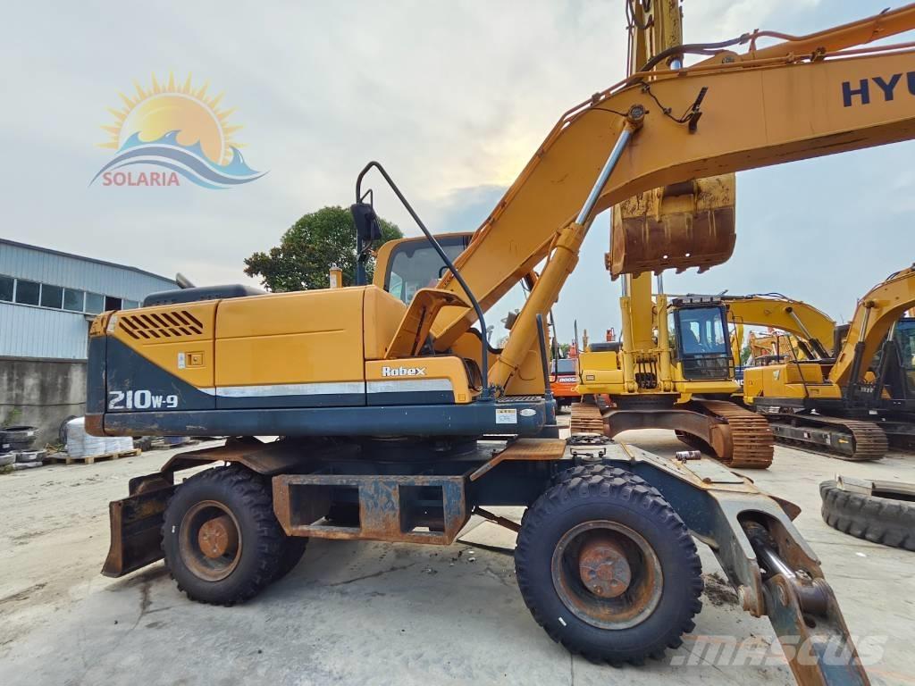 Hyundai Robex 210W-9 轮式挖掘机