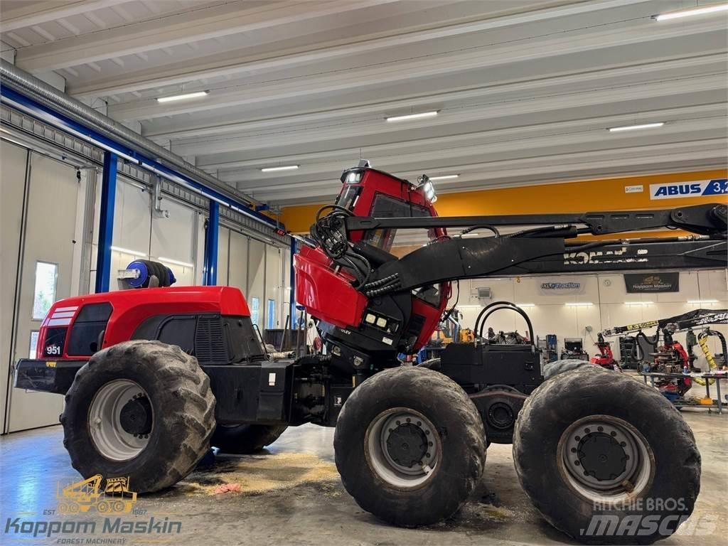 Komatsu 951 收割机