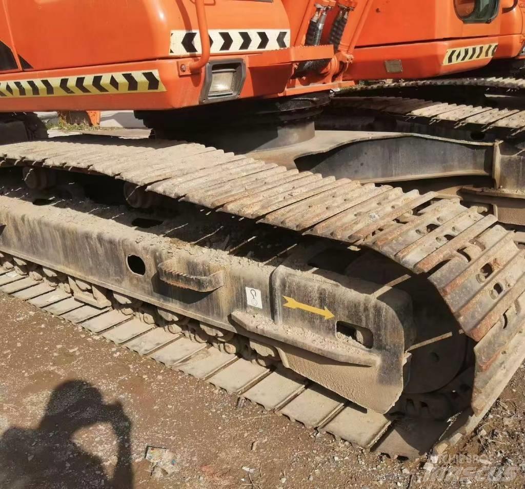 Doosan DH 220 履带挖掘机