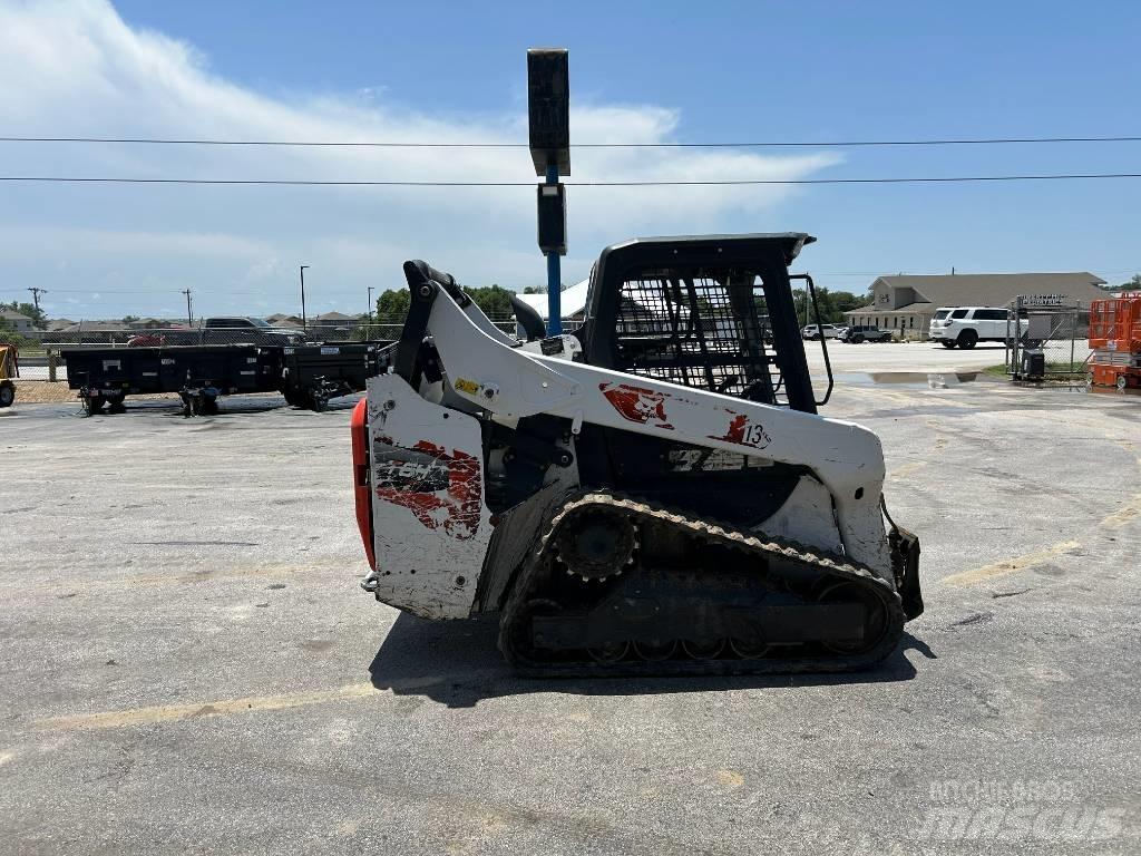 Bobcat T64 滑移装载机
