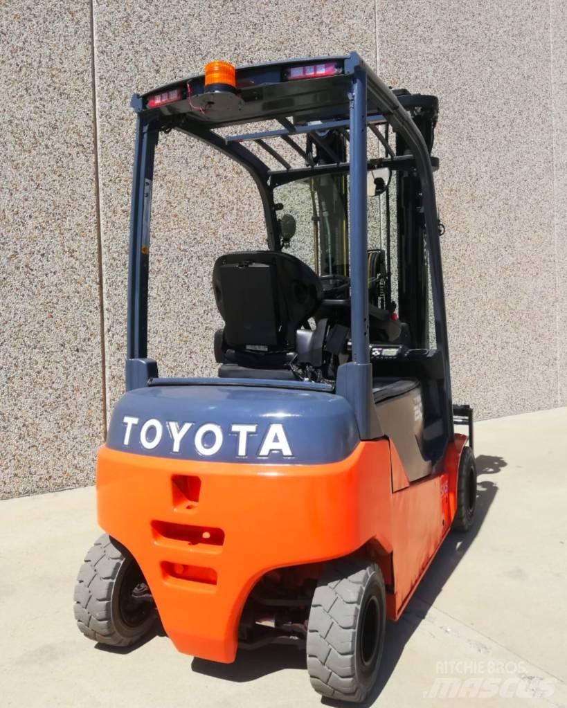 Toyota 8FBM20T 电动叉车