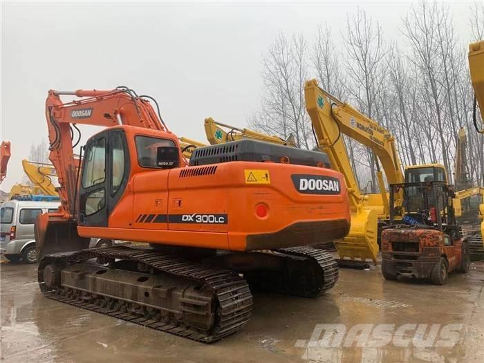 Doosan dx300 履带挖掘机