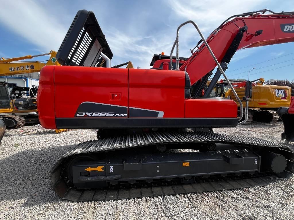 Doosan DX 225 履带挖掘机