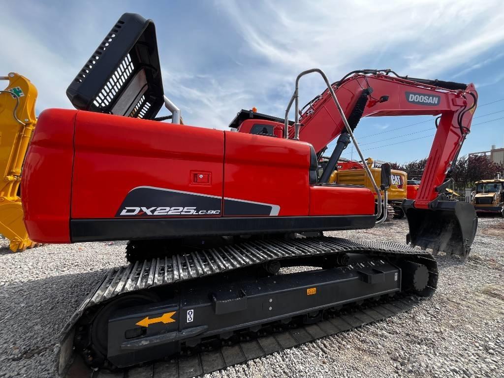 Doosan DX 225 履带挖掘机