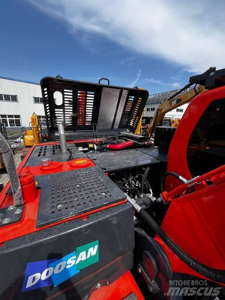 Doosan DX 225 履带挖掘机