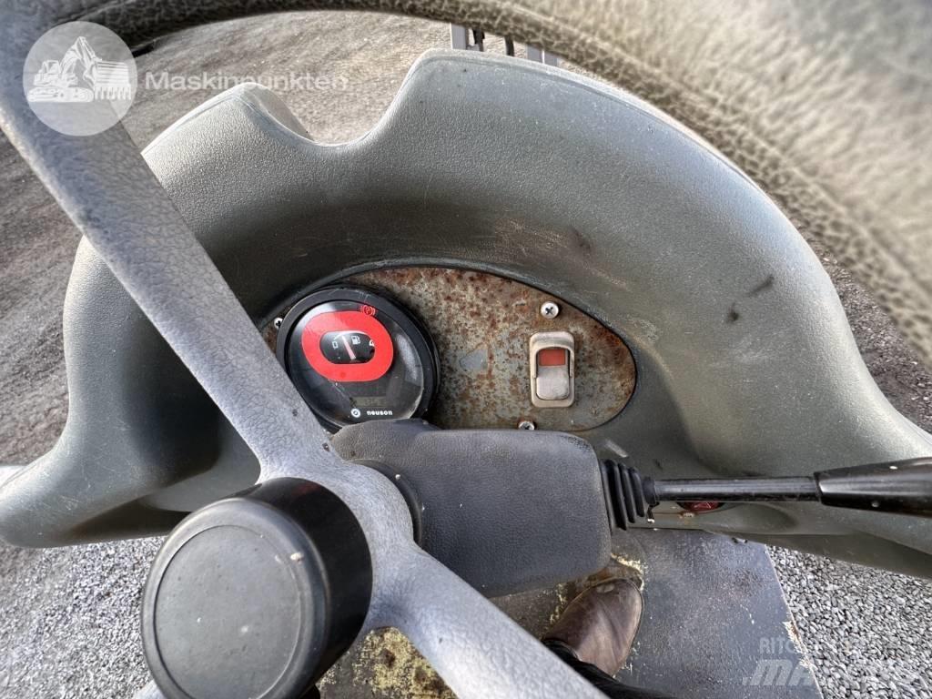 Neuson 1001 翻斗车\公路型自卸车