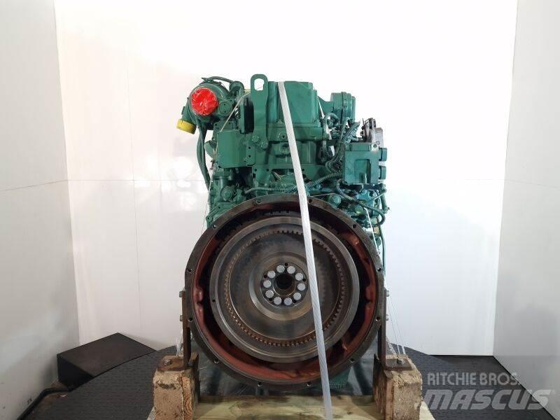 Volvo D8J 发动机