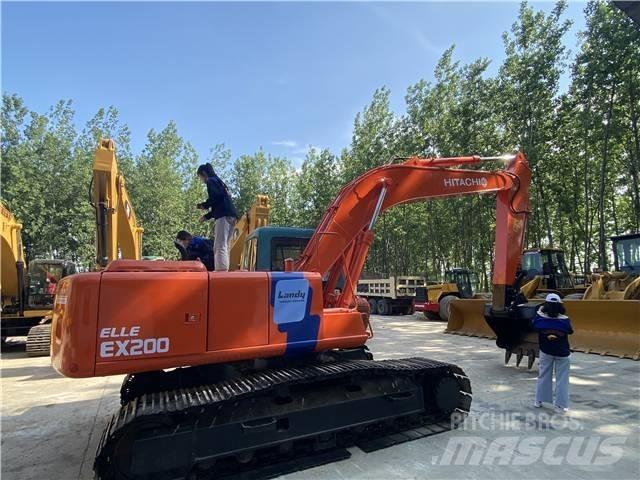 Hitachi EX 200 履带挖掘机