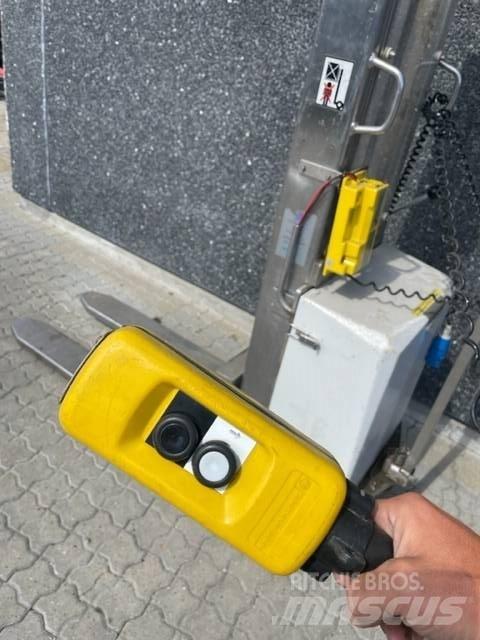 NH SB1000 手推堆垛车