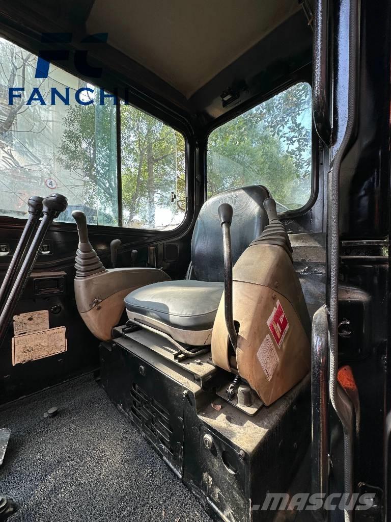 CAT 304 SR 小型挖掘机