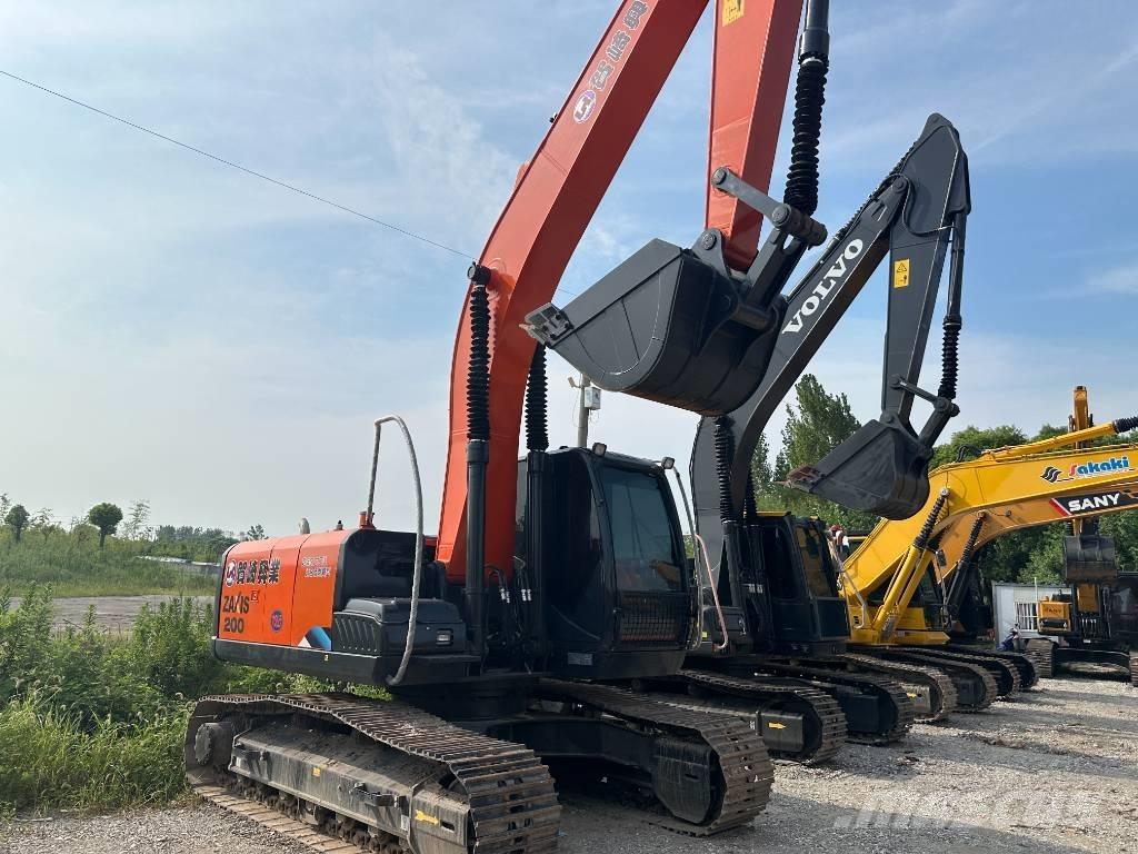 Hitachi ZX200 履带挖掘机