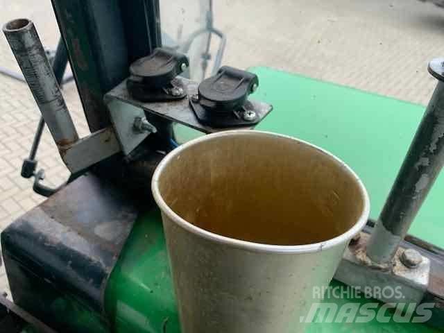John Deere 2450 拖拉机/农用车