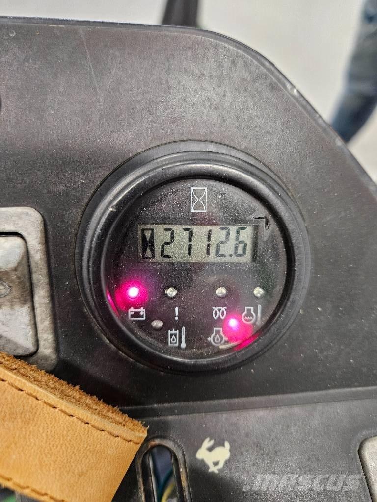 John Deere 8800 骑乘式割草机