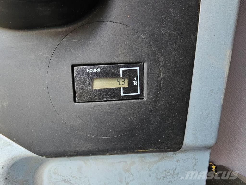 Hyundai R215L 履带挖掘机