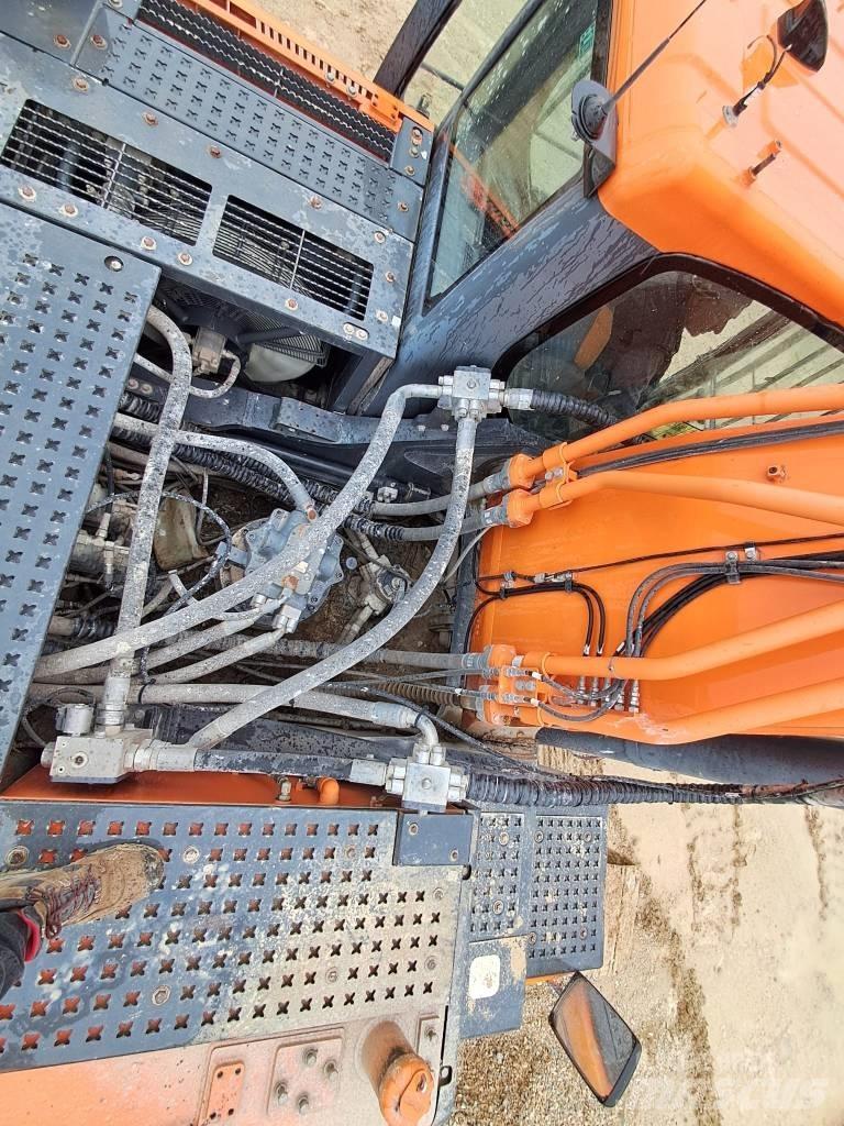 Doosan DX 420 LC 履带挖掘机