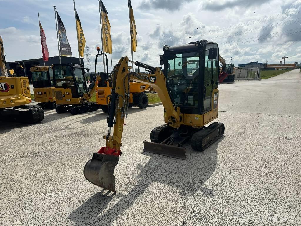 CAT 301.8 小型挖掘机
