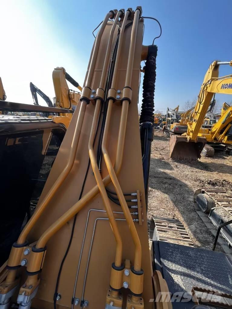 CAT 330 D2 履带挖掘机