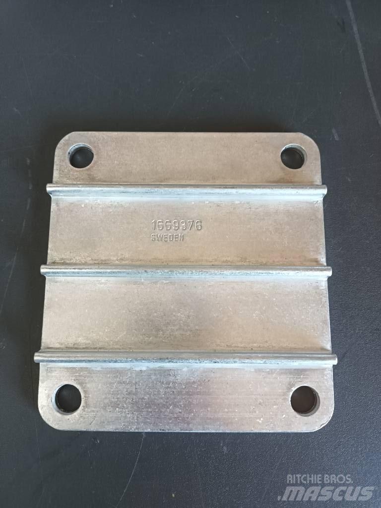 Volvo COVER 1669376 发动机