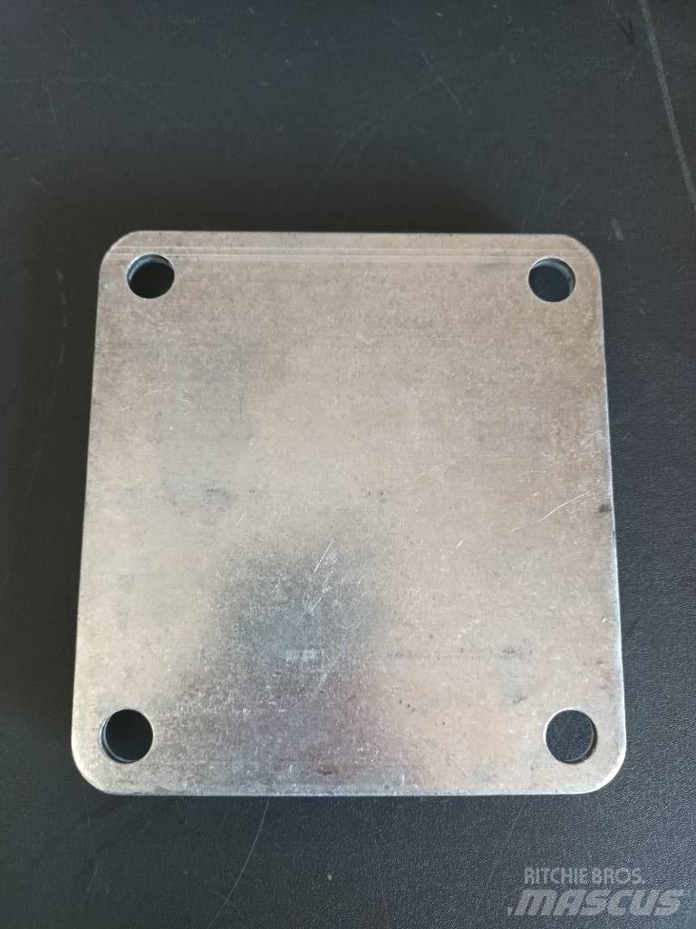Volvo COVER 1669376 发动机