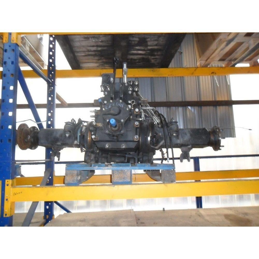 New Holland TS100A 传动装置