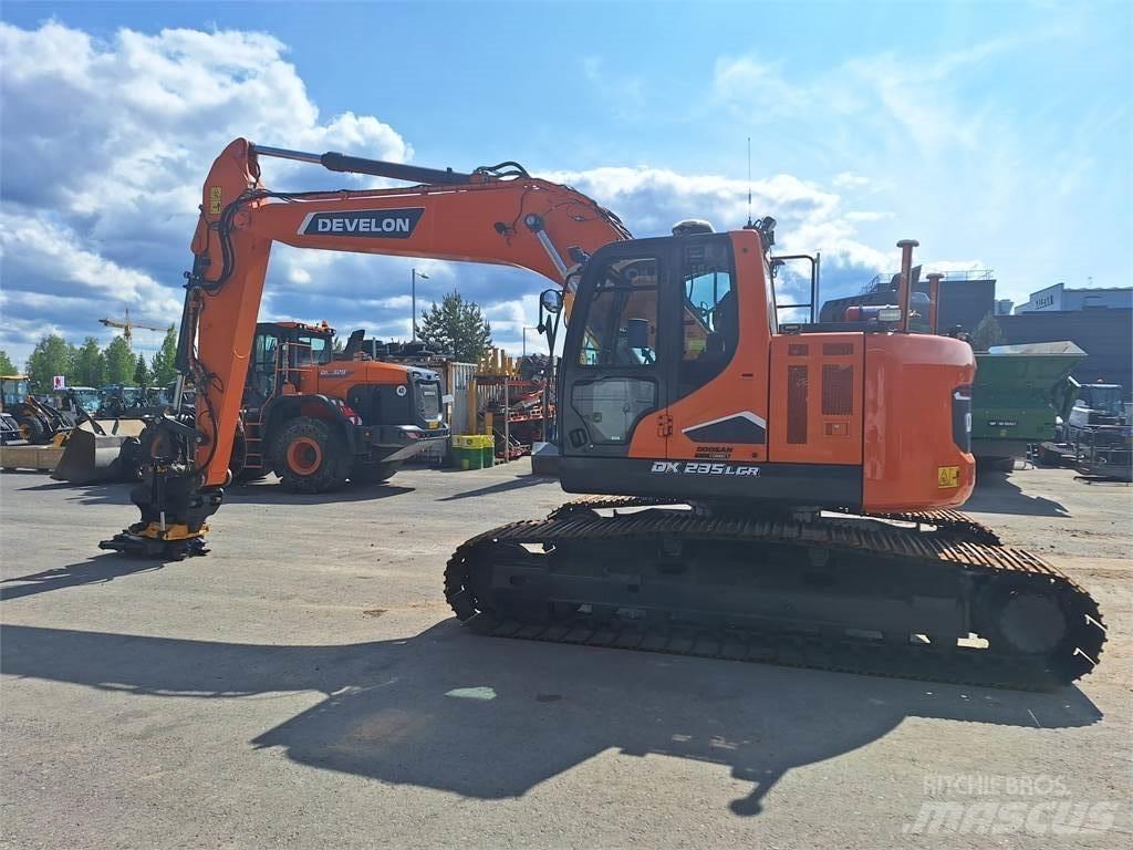Develon DX235LCR-7 履带挖掘机