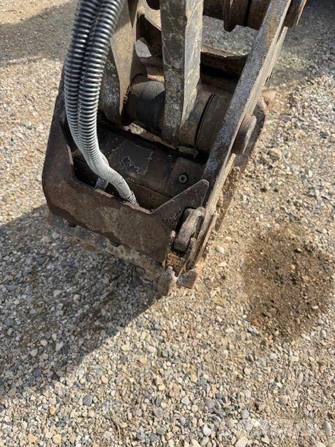 Mecalac 6MCR 特种挖掘机