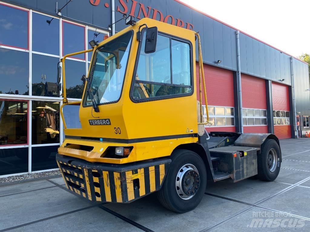 Terberg YT 222 码头牵引车