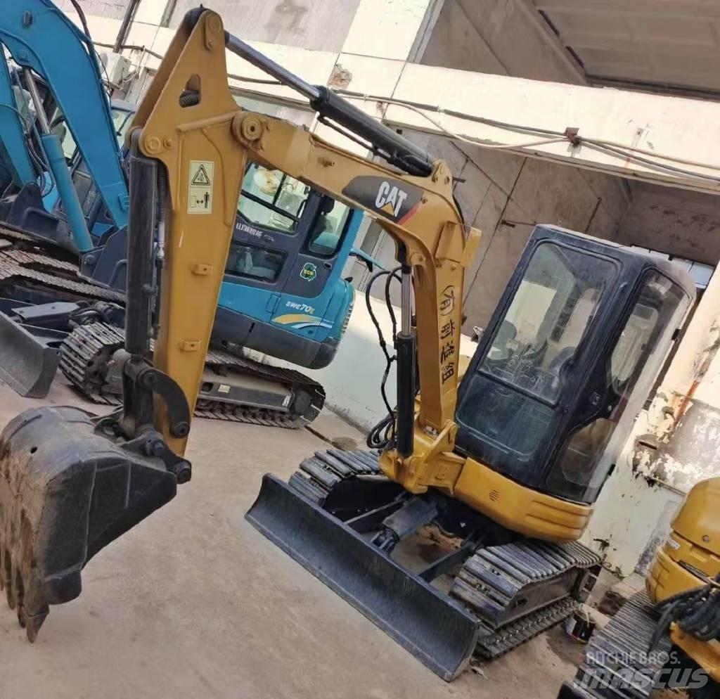 CAT 303 CR 小型挖掘机