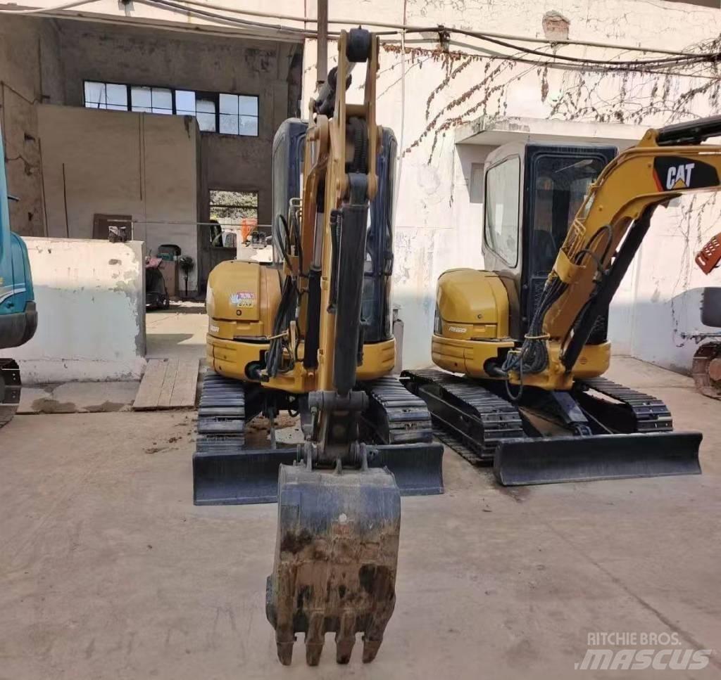 CAT 303 CR 小型挖掘机