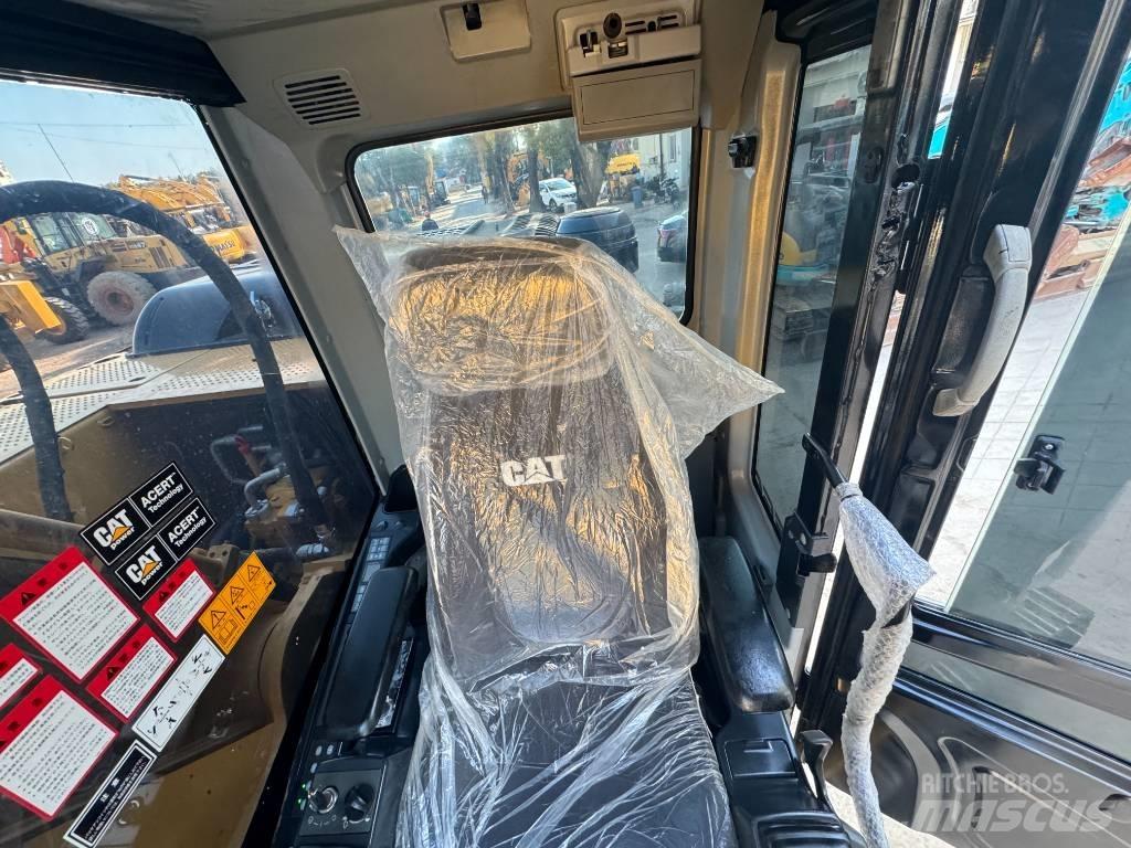 CAT 330D2L 履带挖掘机