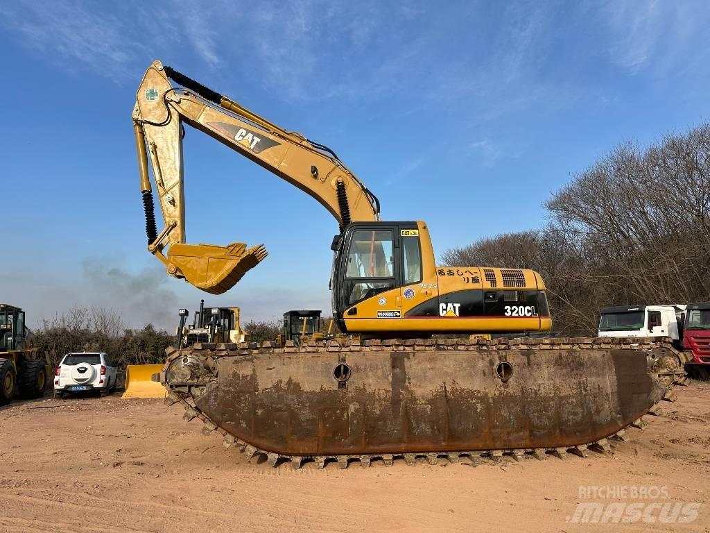 CAT 320 C L 水陆两栖挖掘机