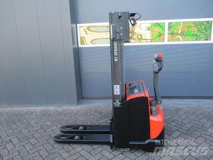 Toyota SWE 140 手推堆垛车