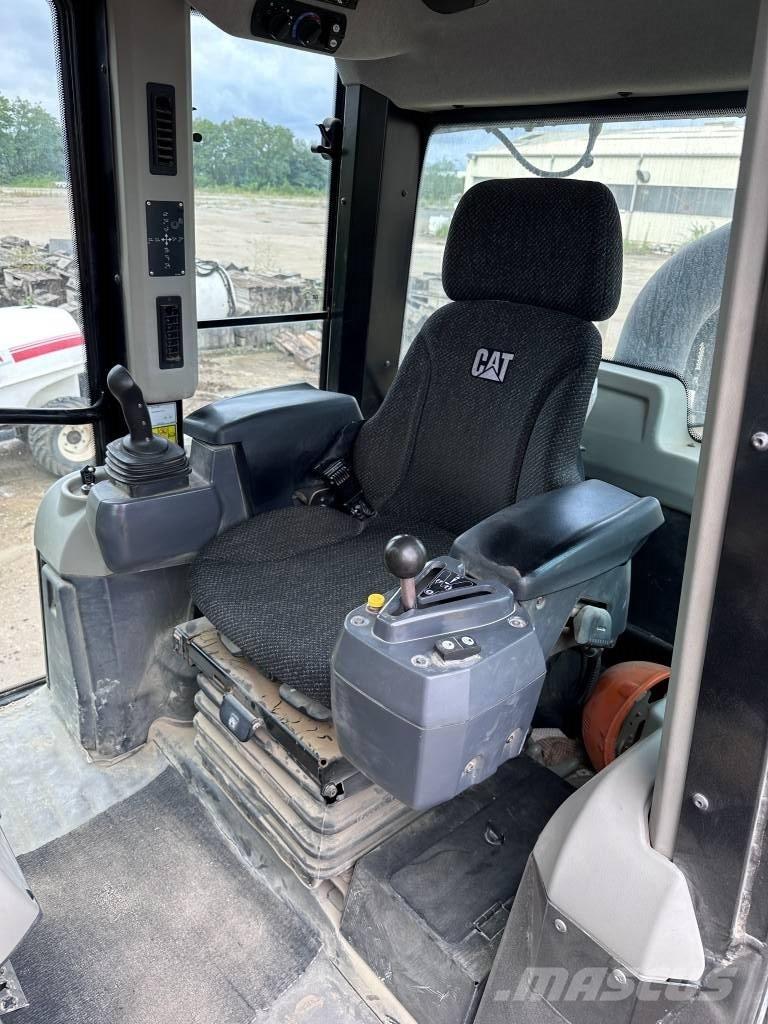 CAT 963K 履带式装载机