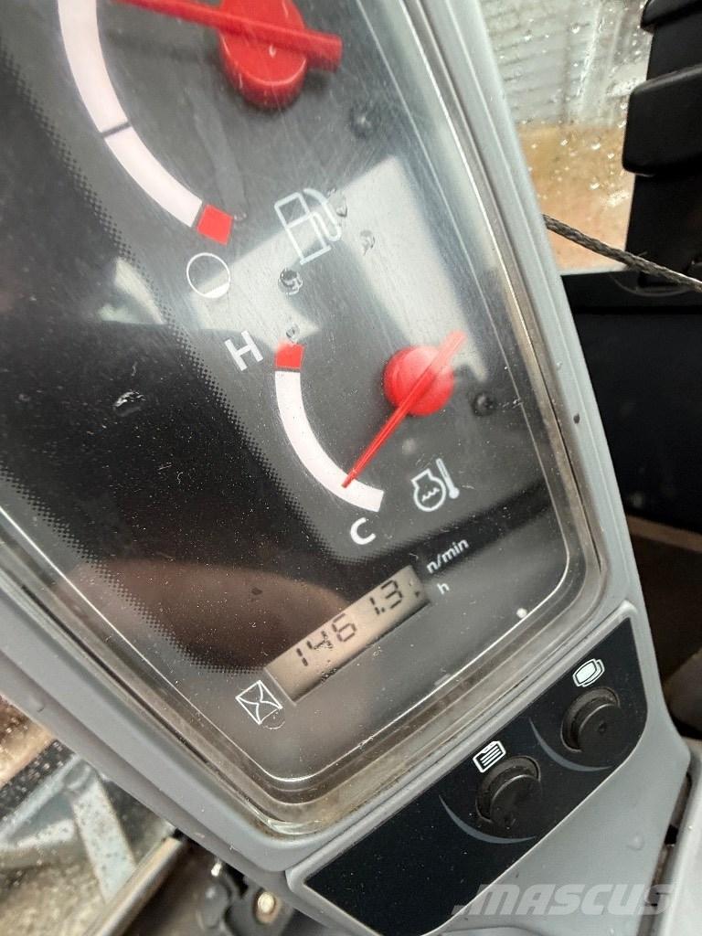 Kubota U 27-4 小型挖掘机