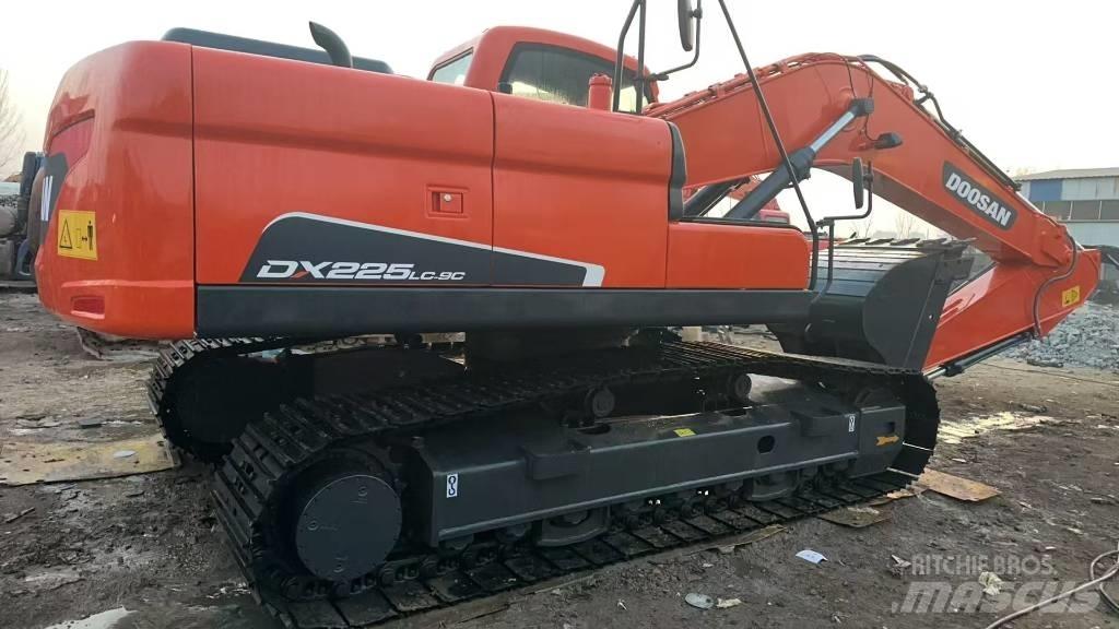 Doosan DX 225 LC 履带挖掘机