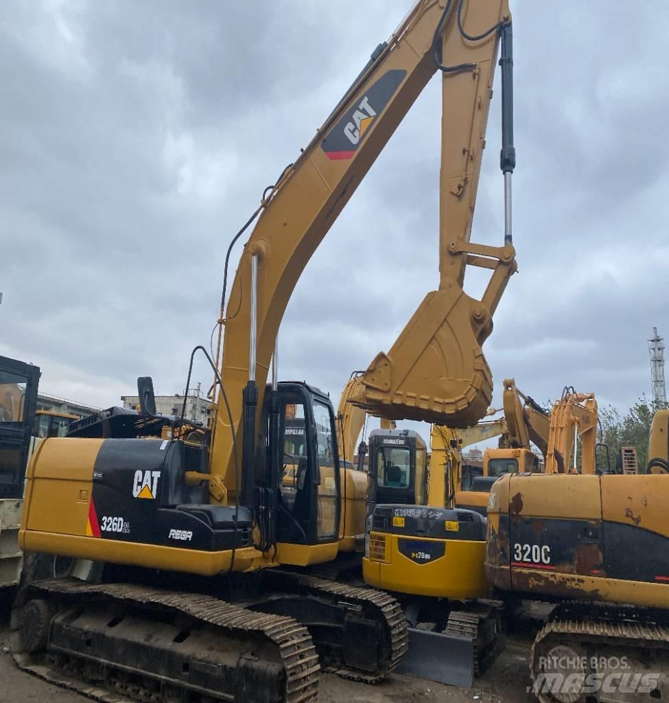 CAT 326 D2L 履带挖掘机