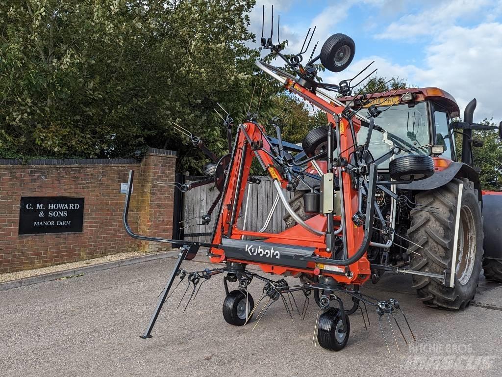 Kubota TE6576 犁耙和摊草机