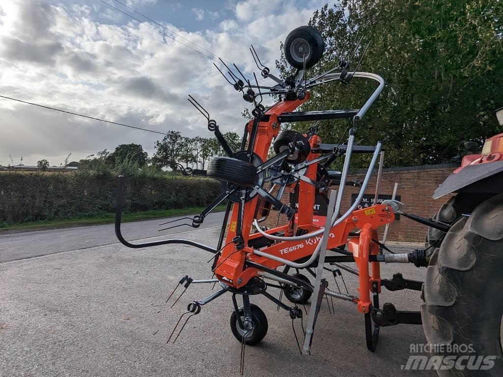 Kubota TE6576 犁耙和摊草机