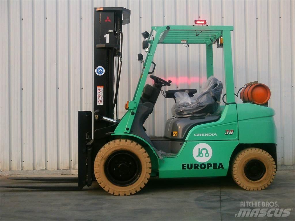 Mitsubishi FG30NTD 天然气叉车