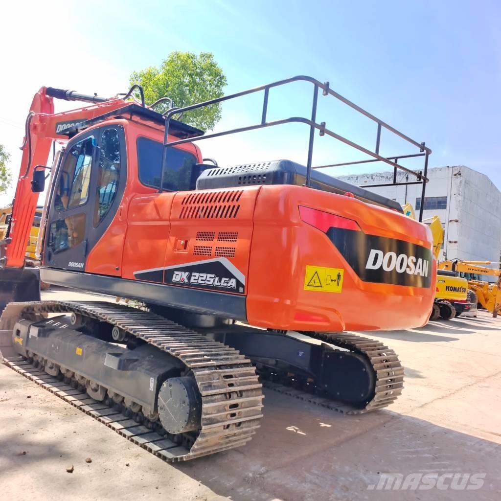 Doosan DX 225 LC 履带挖掘机