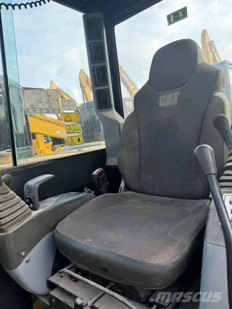 CAT 306e2 小型挖掘机