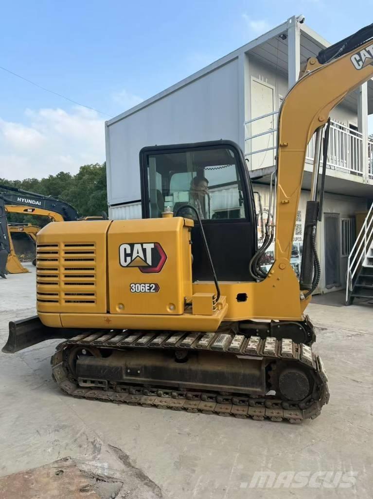 CAT 306e2 小型挖掘机