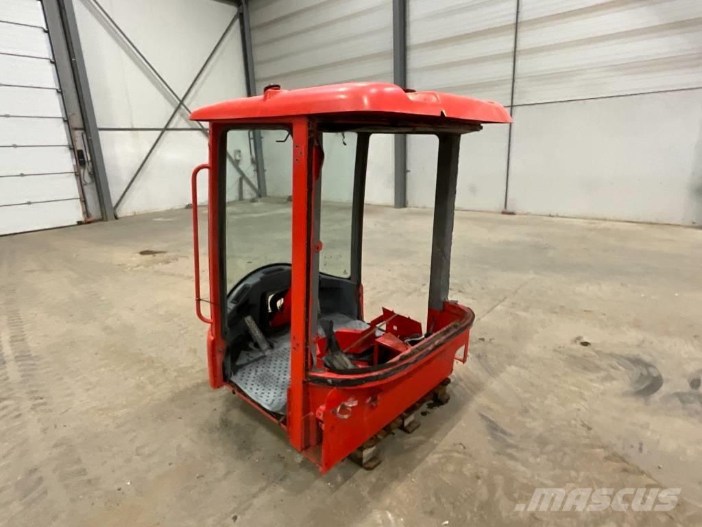 Volvo L 30 B 驾驶室与内部